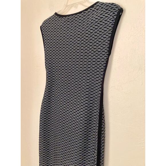 Max Studio Women's Dress Size XS Black White Textured Bodycon Wiggle - Picture 3 of 7